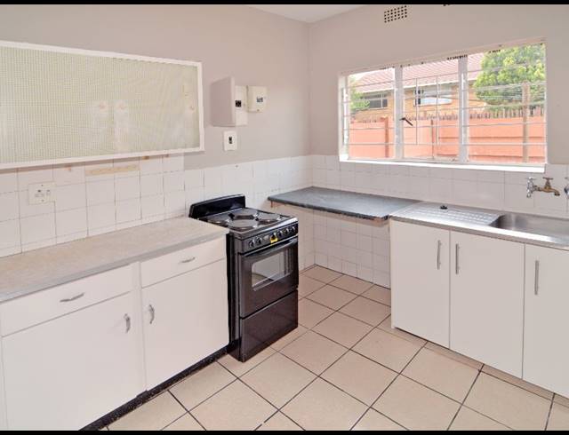 2 BEDROOM APARTMENT FOR SALE IN WINDSOR EAST
